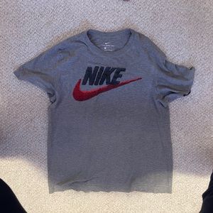 NIKE TEE